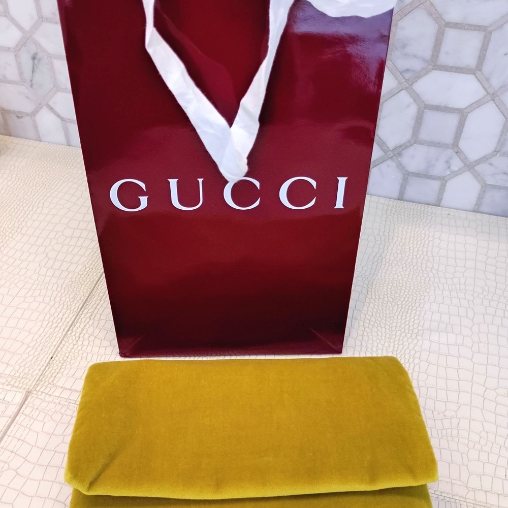 New Authentic Gucci Clutch/Pouch in Velvet Fern Color With Two Pockets.